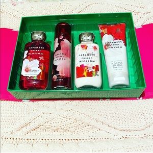 Japanese Cherry Blossom Bath and Body Set